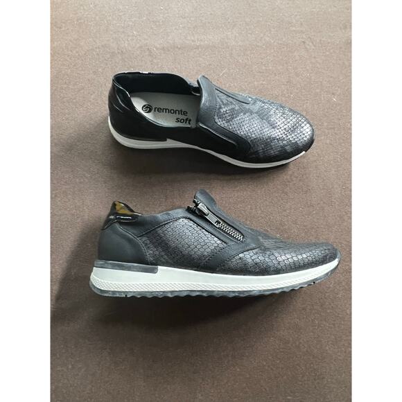Remonte Soft Women's Black Leather Textured Slip-On Sneakers Size EU 37 New - Picture 10 of 12